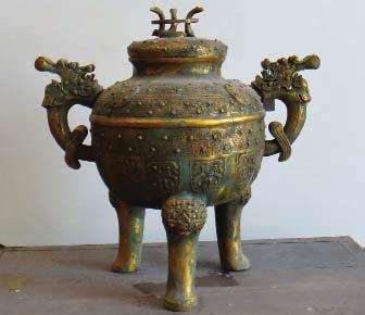 Gran tibor en bronce con decoración arcaica china ori_05