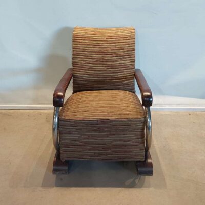 Sillón de madera oscura tapizada marrón jaspeado