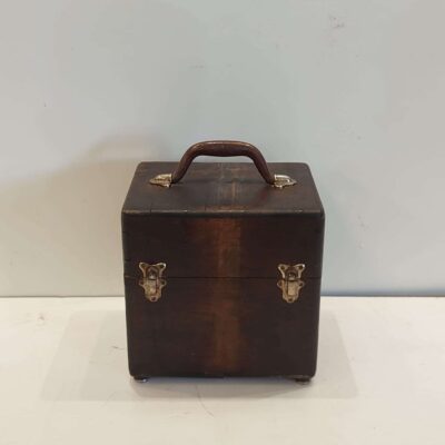 Maletín baúl vintage en forma de cubo 04572