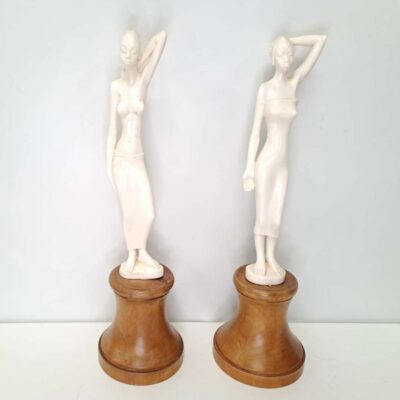 Porcelain figure of a woman. 06016