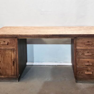 Mesa de despacho de madera de roble. 05780