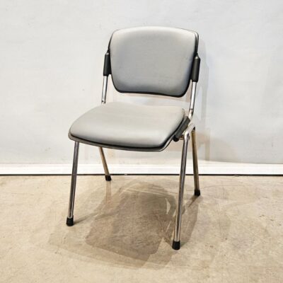 Silla apilable gris Estructura de acero 02338