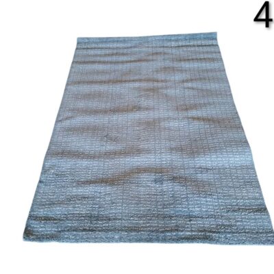 Alfombra de viscosa Rugvista modelo Core en color petroleo alquiler para eventos, publicidad, peliculas y series