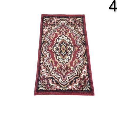 Alfombra pequeña de estilo clásico con un diseño tradicional de medallón oriental en tonos rojos, beige y crema alquiler para eventos, publicidad, peliculas y series