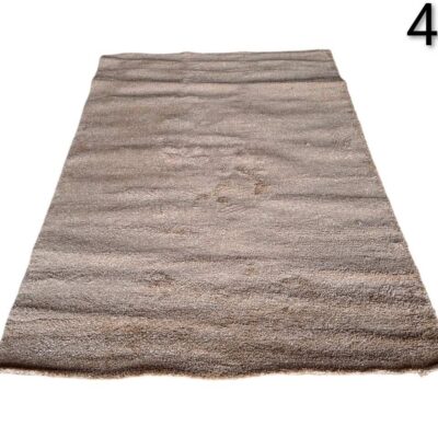 Alfombra peluda de IKEA modelo VOLLERSLEV en color beige alquiler para eventos, publicidad, peliculas y series