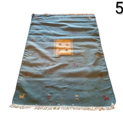 Alfombra de lana estilo bereber o gabbeh con diseño figurativo alquiler para eventos, publicidad, peliculas y series