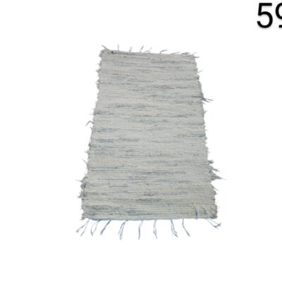 Alfombra de trapos tejida a mano con un diseño deshilachado en color gris y blanco alquiler para eventos, publicidad, peliculas y series