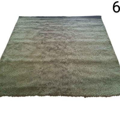 Alfombra verde olivo de tacto suave y agradable alquiler para eventos, publicidad, peliculas y series