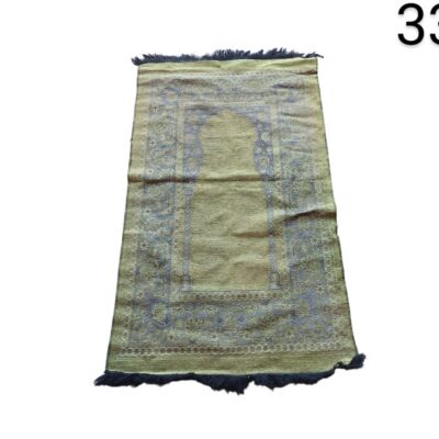 Large green Muslim prayer rug for rent for events, advertising, films and series.