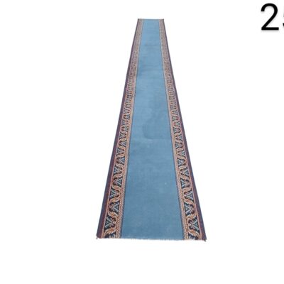 Alfombra de pasillo azul de pelo corto con bordes decorativos estampados alquiler para eventos, publicidad, peliculas y series