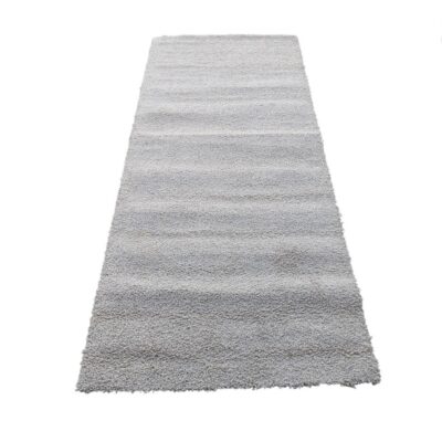 Alfombra de pasillo de pelo largo (shaggy) marca Unique Loom en color gris nube alquiler para eventos, publicidad, peliculas y series