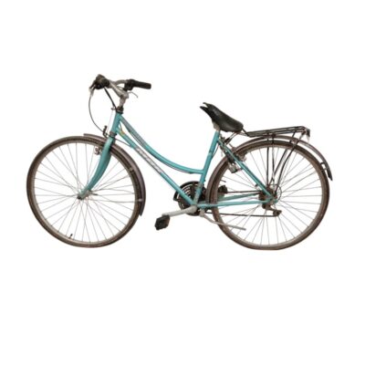 Bicicleta de paseo color turquesa cuenta con un portaequipajes trasero y guardabarros alquiler para eventos, publicidad, peliculas y series
